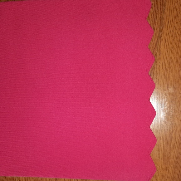 (M)🔥Bebe🔥Lia Pink Scalloped Top and Skirt Set🎀 - Picture 9 of 10